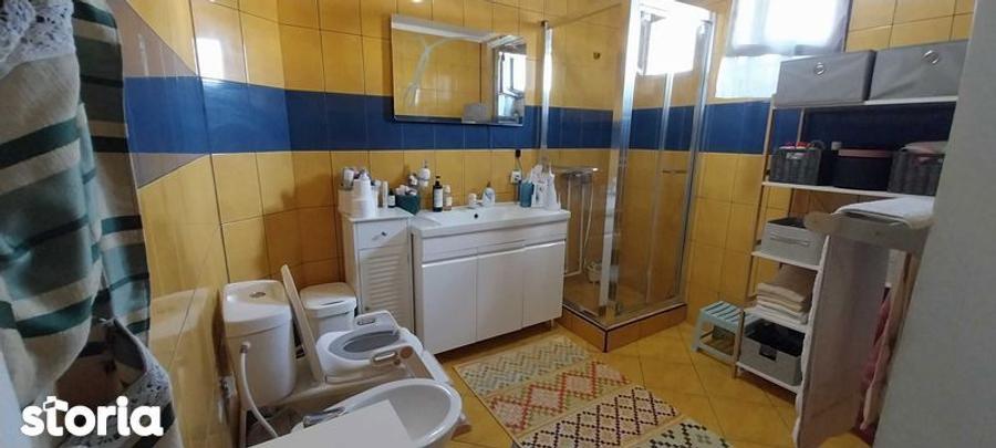 Casa cu suprafata generoasa - 2