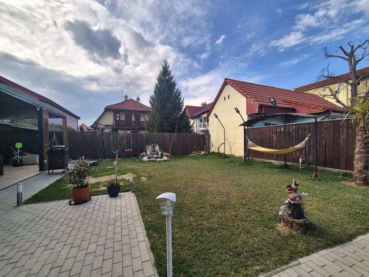 Piața de Miercuri, casă singură în curte, renovată 2025 - 1