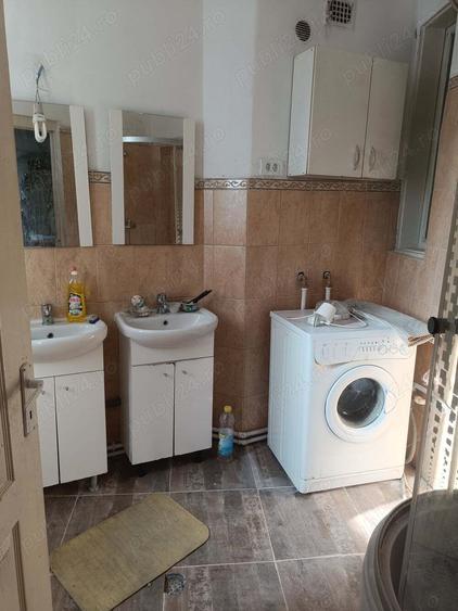 Vand apartament 3 camere,etaj 1,parcare gratis,in zona linistita,cu curte - 1