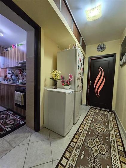 Etaj 1 - Mircea cel Batran - 2 camere model cu geam la baie - 5