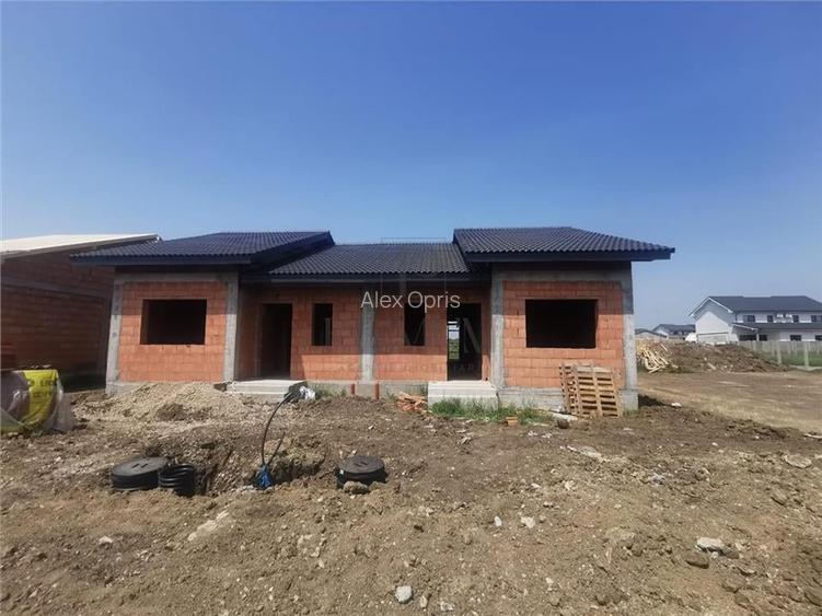 Duplex in constructie - bucatarie inchisa - zona foarte buna - toate utilitatile