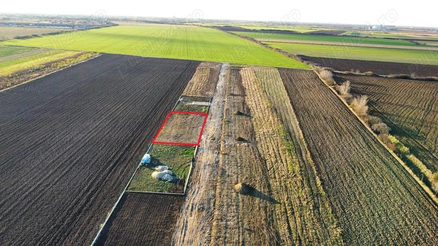 Teren intravilan 743 mp la intrarea in Odoreu - 2