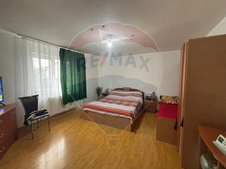 Casă spațioasă cu garaj - Mogoșoaia, foarte aproape de Podul Mogoșoaia - 1