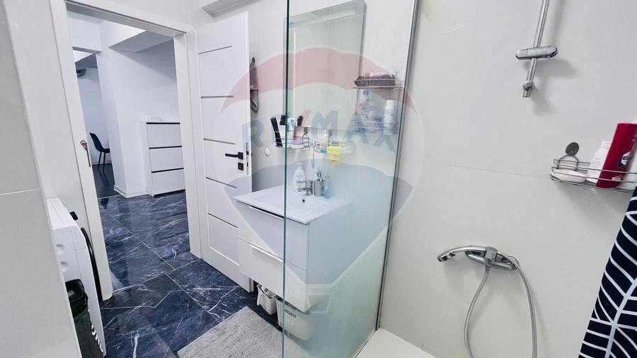 Apartament cu 3 camere de vânzare în zona Nufarul - 2