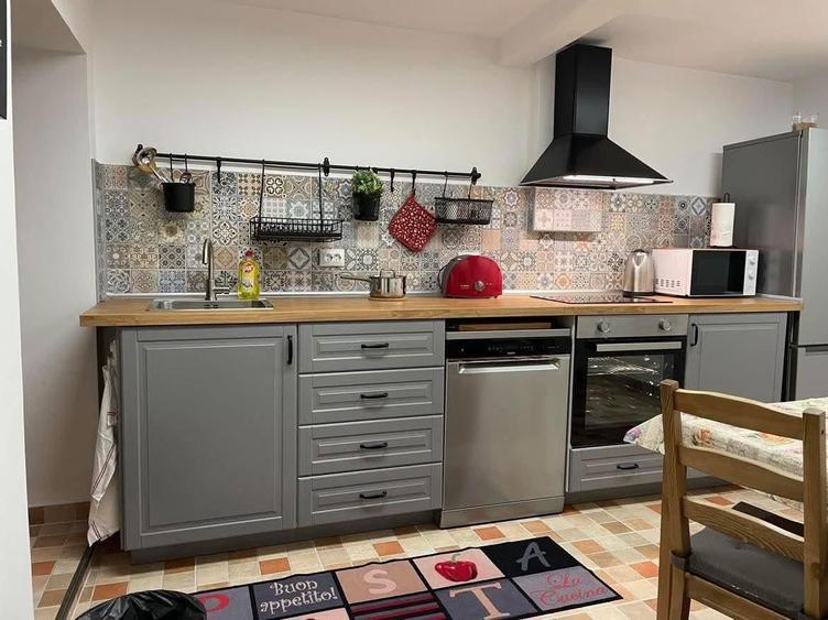 inchiriez apartament 2 camere la casa - 7