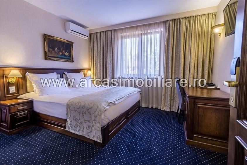 HOTEL DE VANZARE 5* ULTRACENTRAL!