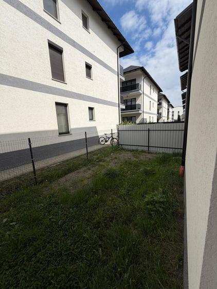 De vanzare apartament 3 camere - 1