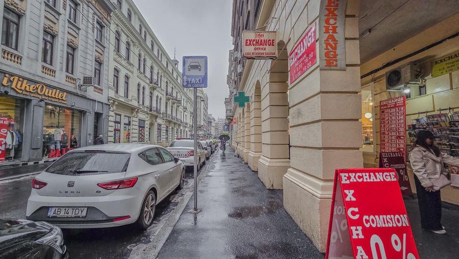 Garsonieră spațioasă de închiriat – Universitate | Str. Academiei - 15