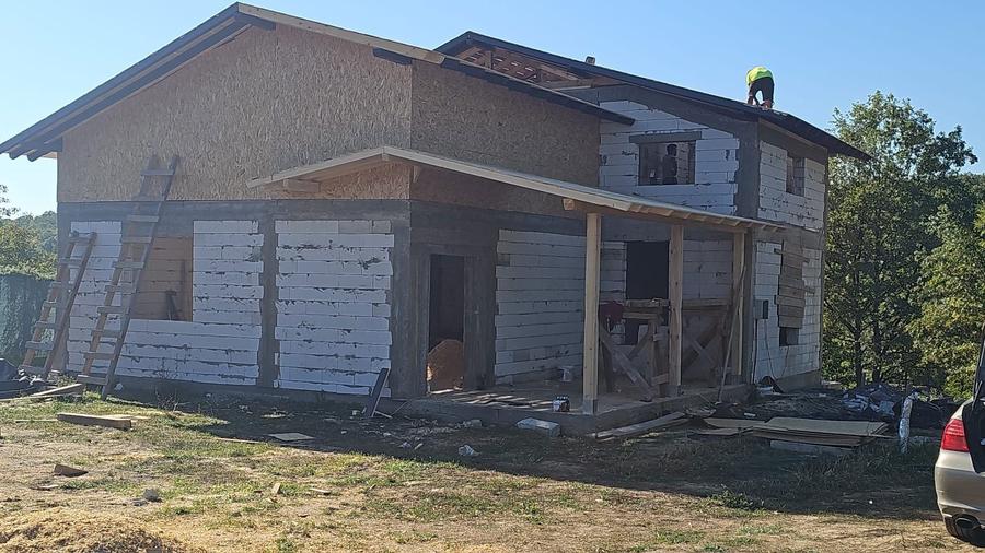 Casa de vanzare, Com. PLOPU, la padure - 5