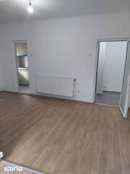 Propritar,vand garsoniera in Braila,et.1,zona bariera pret 41000 - 4