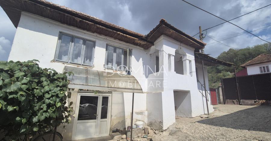 Casa tradi?ionala in Benge?ti-Ciocadia, str. Linia Mar - 3