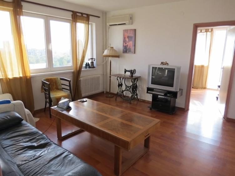 3 cam Piață Domenii/1 mai - 2