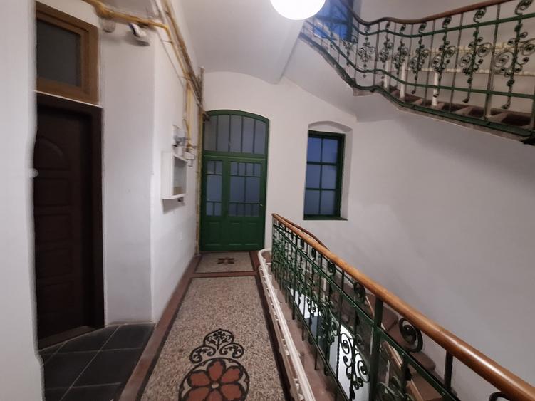 Garsonieră decomandată, mobilată în Ultracentral