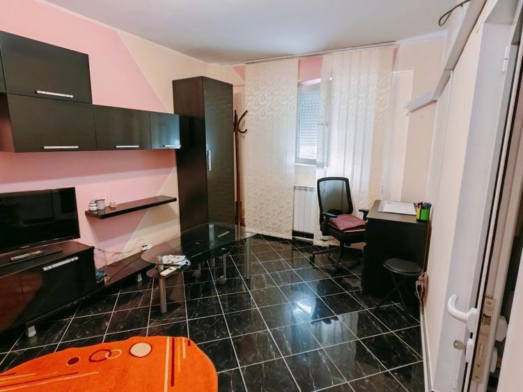 Vand apartament 2 camere, decomandat, Ireg - 1