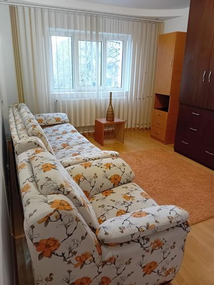 Inchiriez apartament 2 camere decomandat Sararilor, AC, centrala - 2