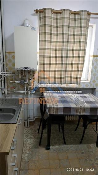 Inchiriez spatiu comercial parter vila, 3 camere, 70 mp,nemobilat Inchiriez spatiu comercial parter vila, 3 camere, 70 mp,nemobilat