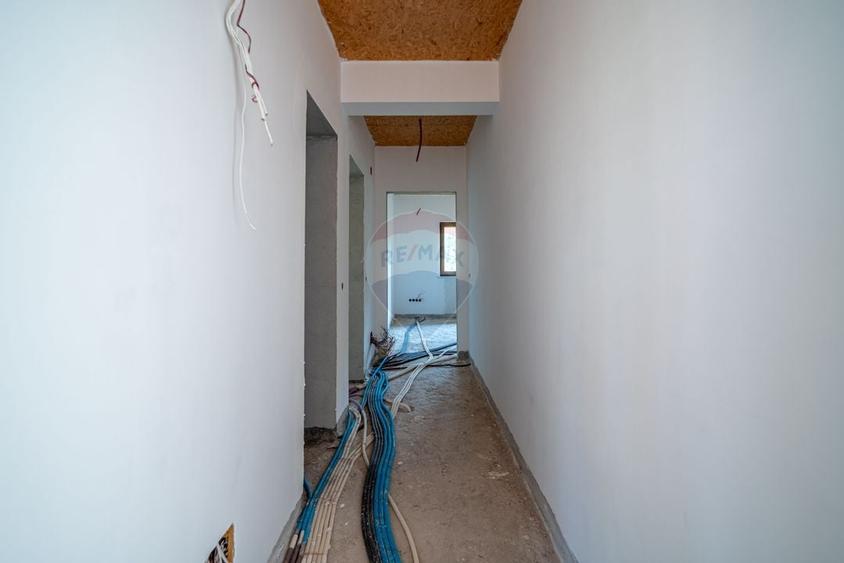 Duplex P+2E cu 7 camere de vânzare in Bușteni , 502 mp teren - 15