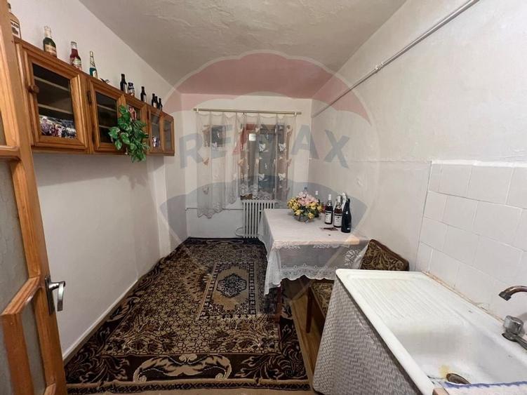 Apartament cu 4 camere de vanzare in zona Sud-Est - 2