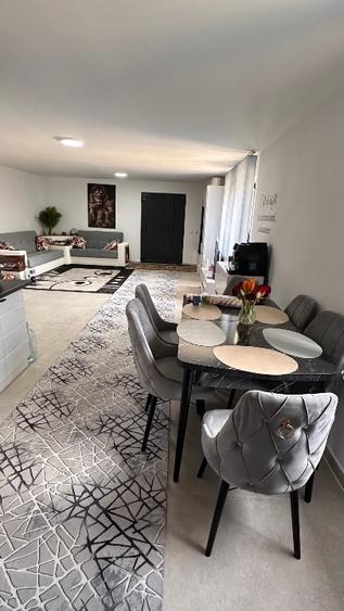 Casă de vânzare  - 11