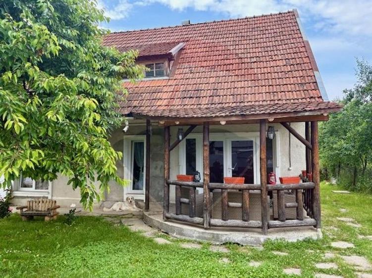 Casa / Vila cu 2 camere de vanzare - 1