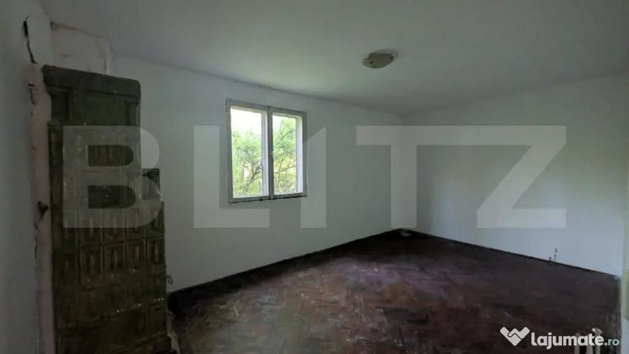 Casă cu 3 camere cu Teren 1159 Mp în Central