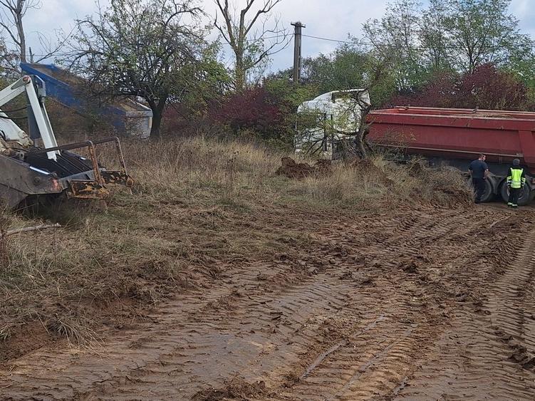 Proprietar vand lot 500mp teren extravilan Prahova - 2