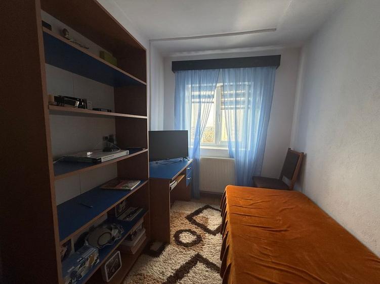 Apartament micro 4 decomandat 3 camere - 1