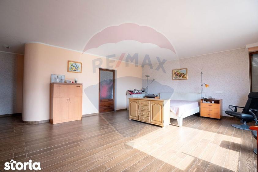 De vanzare Casa 1 nivel, teren 2000mp Sanmartin - 6