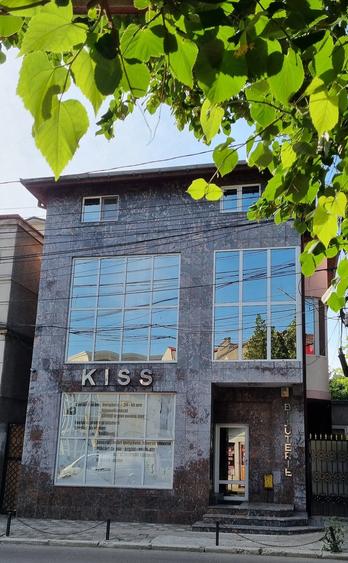 Spațiu comercial, de 360 mp, în Central
