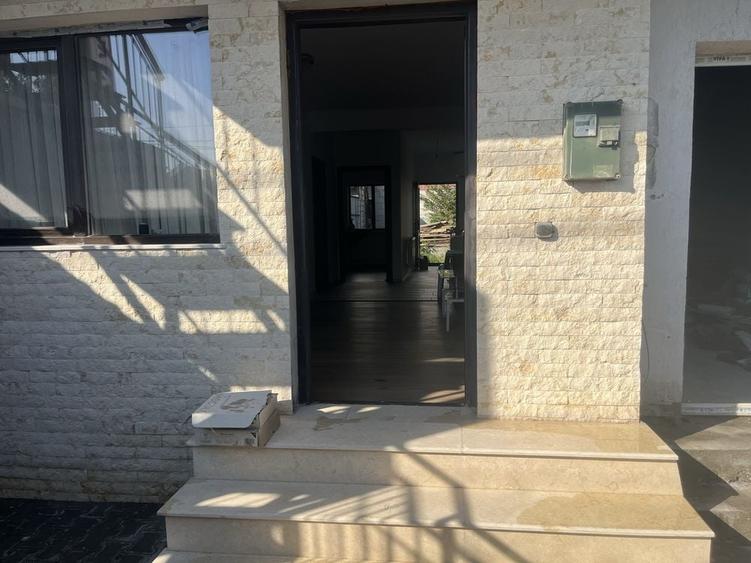 Vand casa p+1 spatiu pt notariat farmacie e.t.c . Bucuresti soseaua chitilei 200 metri de lukoil mega metrou tranvai podul constanta 300 m - 7