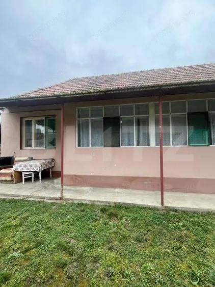 Casa de vanzare, Curteni - 1