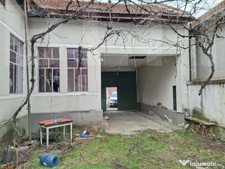 Casa de vanzare, 4 camere, 140 mp - in Costiu - 12