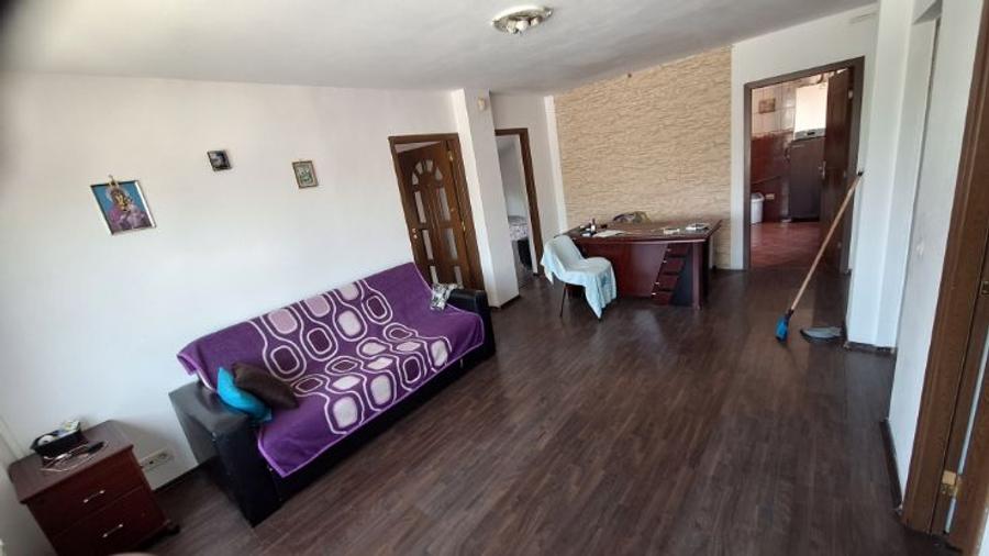 Inchiriere apartament 3 camere  - 1