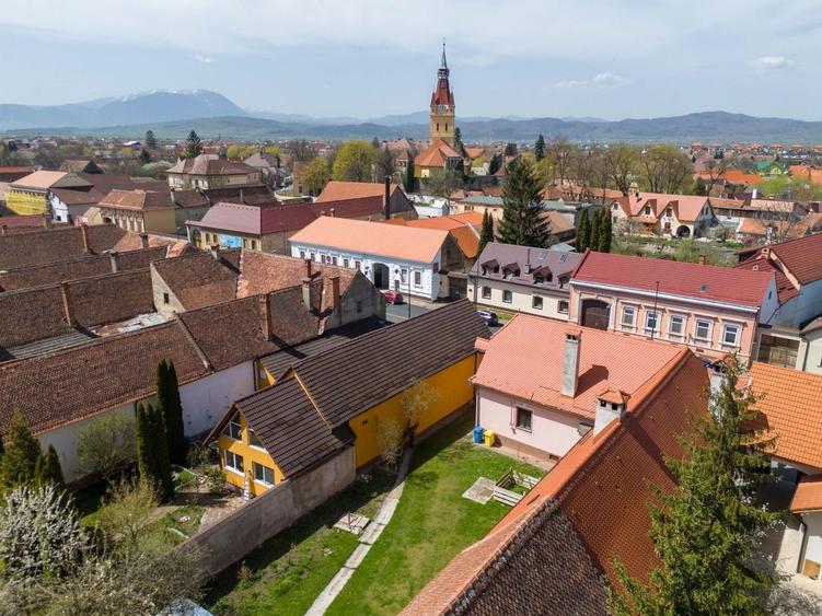 Casă Săsească Autentică cu Șură Impresionantă în Cristian – Teren 2729mp - 38