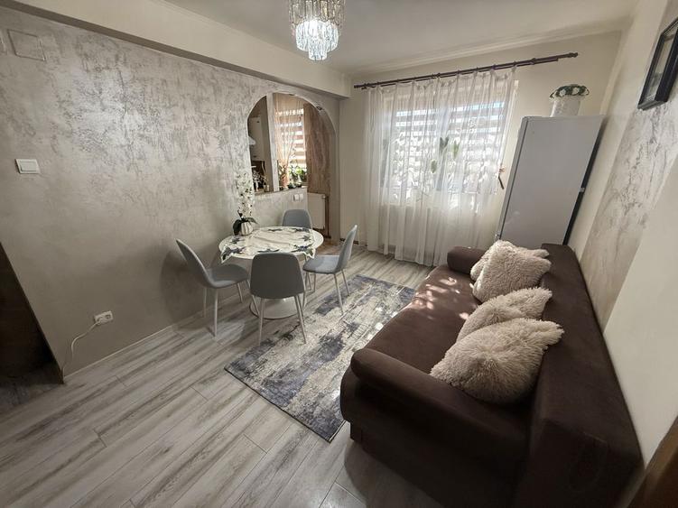 De Vanzare Apartament cu 2 camere - 1