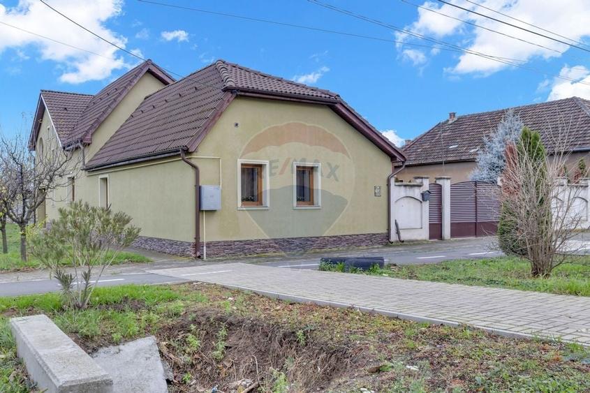 Casa noua pe colt si teren 1079 mp de vanzare in Macea,Arad - 36