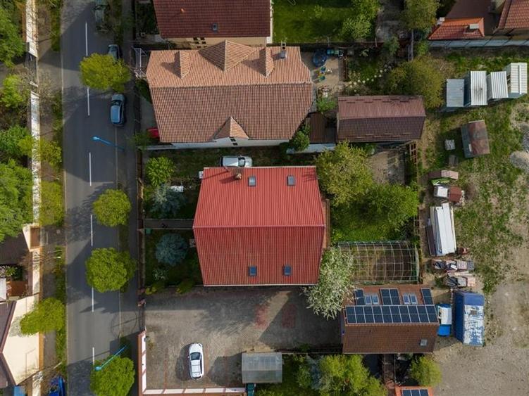 Vanzare Casa zona Tractorul, teren aferent 700 mp - 55