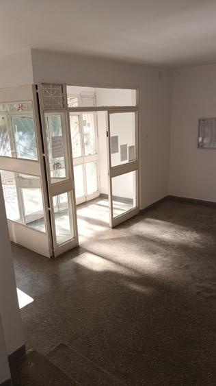 Vanzare garsoniera Anastasie Panu, libera, parter, blocul in planul 2 - 3