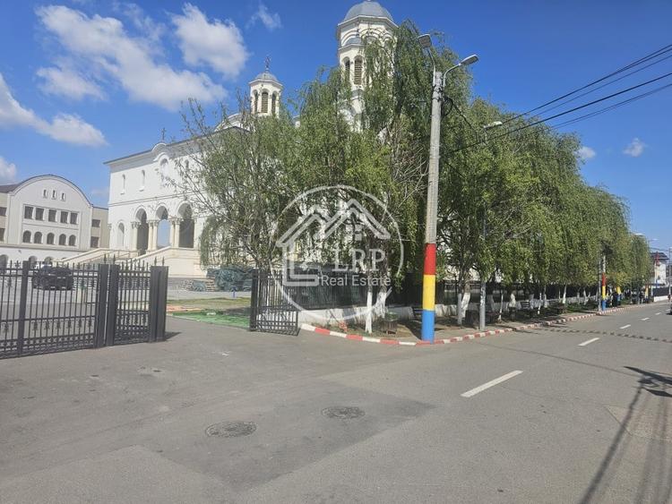 Casă individuală cu 7 camere cu Canalizare în Voluntari