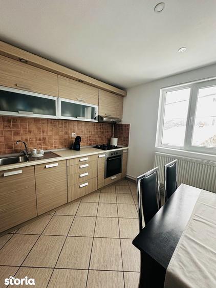 Apartament cu 3 camere ,et 1 zona Centrala - 13