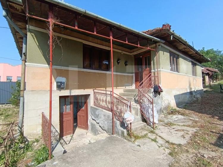 Casa cu 2 camere, 250 mp, zona sud-est - 1