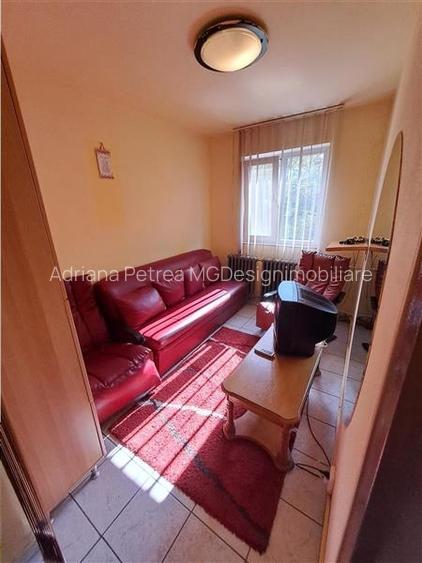 Apartament cu 3 camere decomandat în Dacia