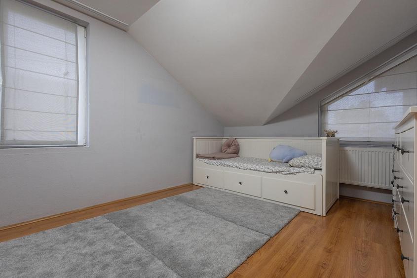 Vila cu doua fronturi si gradina matura, rezidenta sau investitie - 14