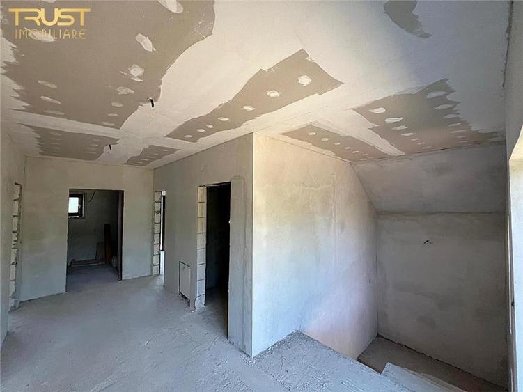 Casa semifinisata V. Ghinzii teren 18 arii - 10