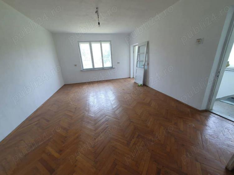 casa de vanzare plus teren 1300mp - 2