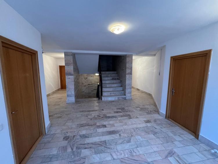 Vilă spațioasă  cu 12 camere de  închiriat situată în localitatea Eforie Nord - 9