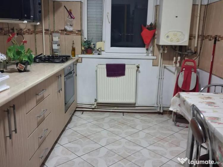 Proprietar pret negociabil,vand apartament 3 camere Viziru 3 - 4