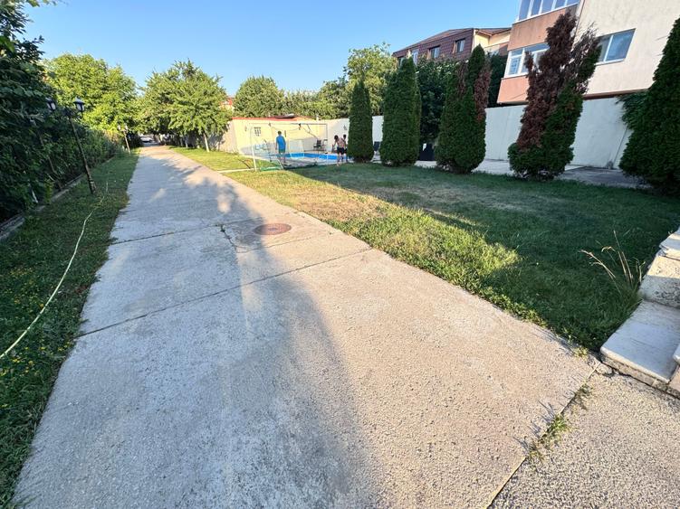 Casa deosebita sector 4 P+1+M. 6 cam.Util 418mp. Teren 1638mp - 56