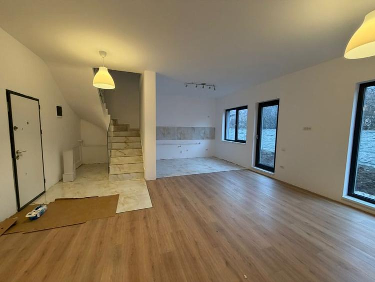 Casa 4 camere/ Curte/ Centrala/ Metrou 10 min - 1