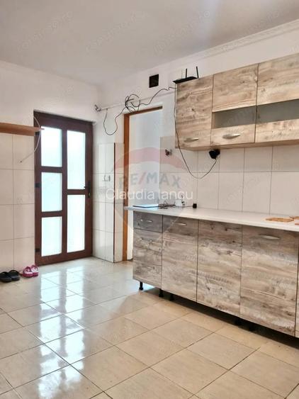 Apartament spa?ios cu 4 camere, zona centrala Sighi?oara Apartament spa?ios cu 4 camere, zona centrala Sighi?oara